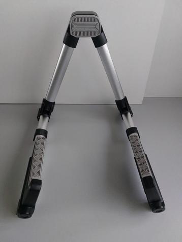 Ukelele standaard, Millenium inklapbare ukelele (z.g.a.n.) beschikbaar voor biedingen