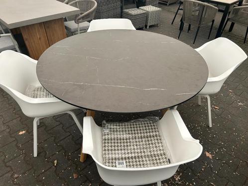 Ronde tuintafel 140øcm met 4 witte stoelen, Tuin en Terras, Tuinsets en Loungesets, Zo goed als nieuw, Tuinset, Kunststof, 4 zitplaatsen