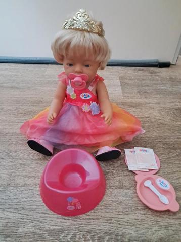 Baby born beschikbaar voor biedingen