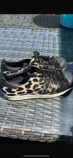 Adidas sneaker maat 41 1/3 nieuwstaat, Ophalen of Verzenden, Zo goed als nieuw, Sneakers of Gympen