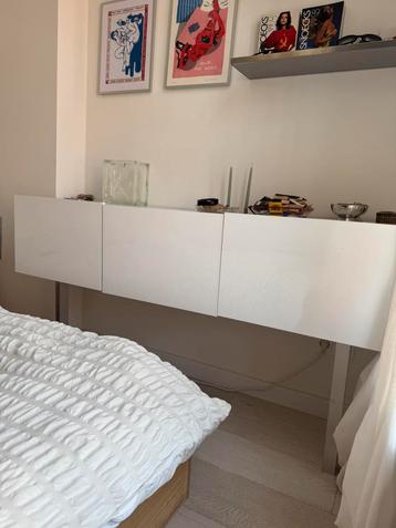 IKEA BESTA televisie meubel. Zwevend