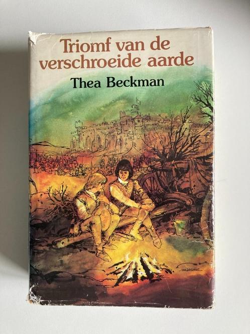 Triomf van de verschroeide aarde van Thea Beckman, Boeken, Kinderboeken | Jeugd | 13 jaar en ouder, Gelezen, Fictie, Ophalen of Verzenden