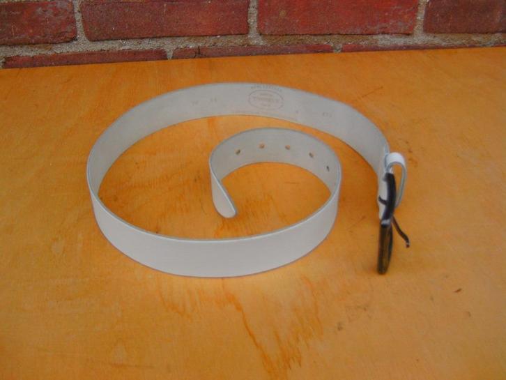 Witte leren spijkerbroekriem merk TIMBELT, Kleding | Heren, Riemen en Ceinturen, Nieuw, Riem of Ceintuur, 105 tot 115 cm, Wit