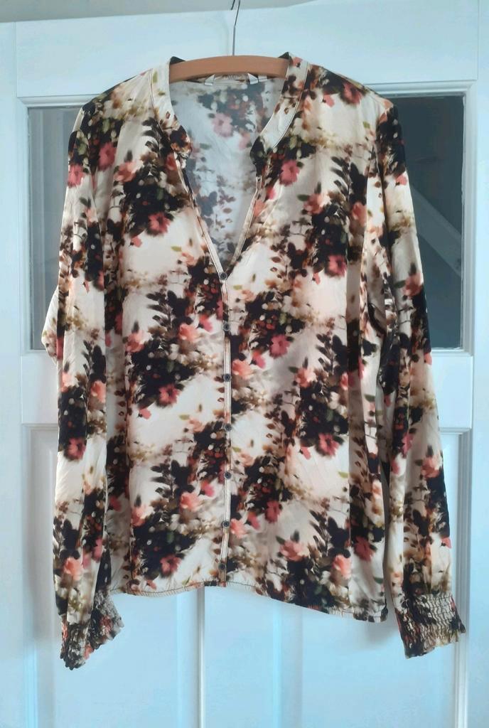 Didi blouse uit collectie winter 2024 maat 46-48, Kleding | Dames, Blouses en Tunieken, Zo goed als nieuw, Maat 46/48 (XL) of groter