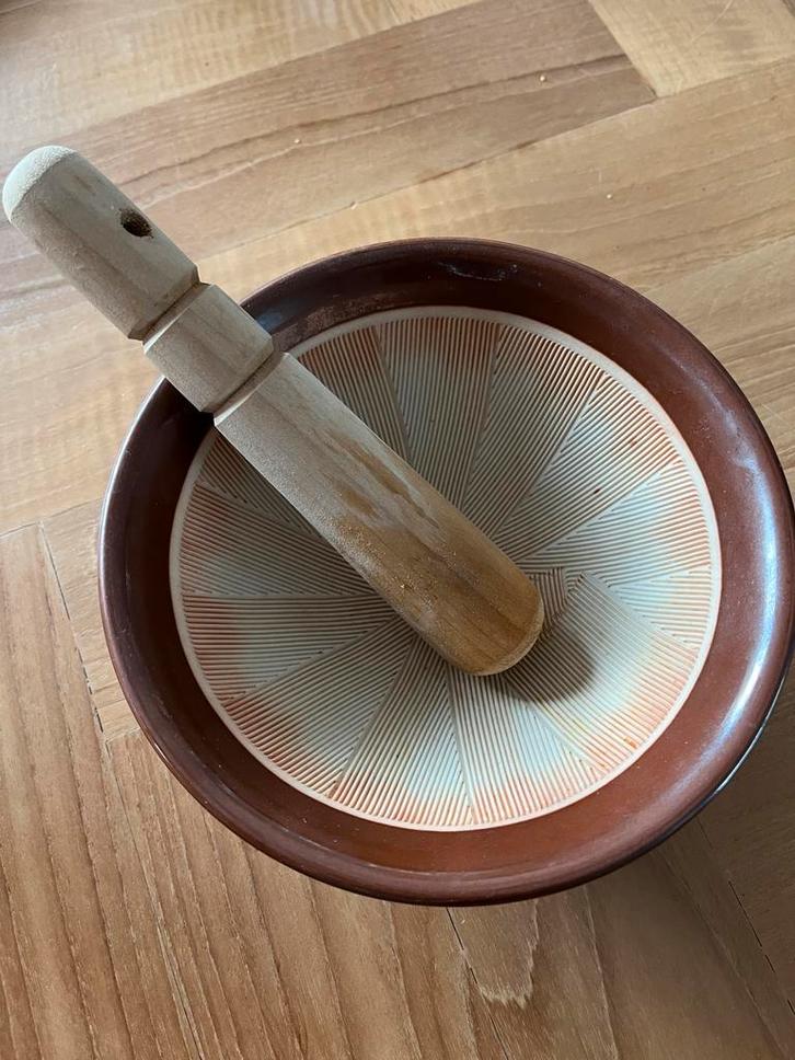 Japanse Suribachi vijzel met stamper, Huis en Inrichting, Keuken | Keukenbenodigdheden, Zo goed als nieuw, Ophalen