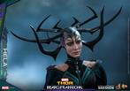 Hot Toys Thor Ragnarok Hela MMS449, West Campus 1 76863 Herxheim (DE), Actiefiguur of Pop, Heo GmbH, Ophalen of Verzenden
