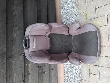 Autostoel, zwart. Netjes, foto pakt de kleur niet goed.  beschikbaar voor biedingen