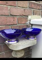 2 Kobalt blauwe glazen schaaltkes op metalen voet diam 14 cm, Ophalen of Verzenden