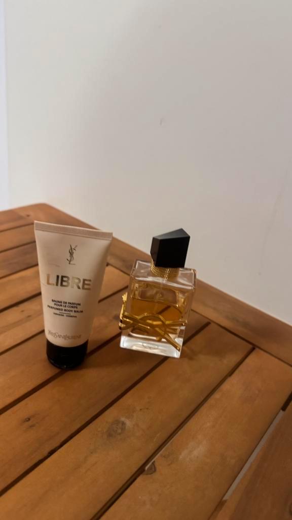 YSL libre - parfum + ongebruikte body lotion, Sieraden, Tassen en Uiterlijk, Uiterlijk | Parfum, Zo goed als nieuw, Ophalen of Verzenden