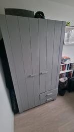 WOOOD Dennis Grijze Kledingkast - 111x202x55, Huis en Inrichting, Ophalen, Gebruikt, 100 tot 150 cm, 200 cm of meer