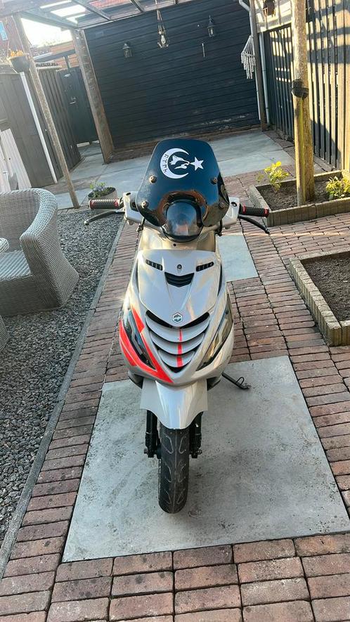 Zip 70cc brom, Fietsen en Brommers, Scooters | Piaggio, Zo goed als nieuw, Zip, Ophalen of Verzenden