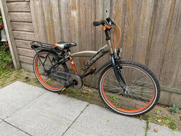Loekie booster jongens fiets 22 inch beschikbaar voor biedingen