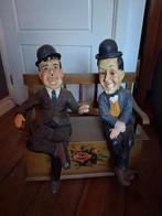 Lauren en Hardy op bankje, Ophalen, Gebruikt, Mens