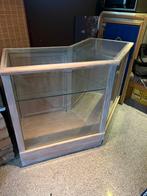 Toonbank van glas en hout in aparte vorm., Dieren en Toebehoren, Reptielen en Amfibieën | Toebehoren, Ophalen, Gebruikt