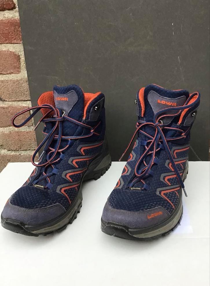 Lowa hoge wandelschoenen - Maat 42.5, Kleding | Dames, Schoenen, Gedragen, Blauw, Ophalen of Verzenden