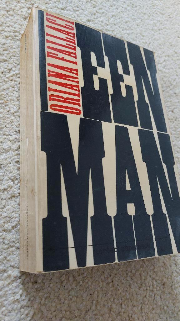 Een man, Oriana Fallaci, Gelezen, Europa overig, Ophalen of Verzenden, Oriana Fallaci