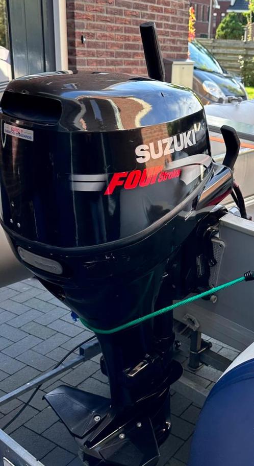 Suzuki Elektrische start 25 pk knuppel bediening, Watersport en Boten, Buiten- en Binnenboordmotoren, Gebruikt, Benzine, Buitenboordmotor