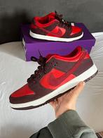 Nike sb dunk low “cherry”, Kleding | Heren, Schoenen, Overige kleuren, Nike, Ophalen of Verzenden, Sneakers of Gympen