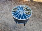 Alfa romeo 18" velg bijzettafel, Huis en Inrichting, Tafels | Bijzettafels, Minder dan 55 cm, Metaal of Aluminium, Rond, Nieuw