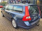 Volvo V70 2.5T Momentum LEER / NAVI / YOUNGTIMER, Auto's, Volvo, Voorwielaandrijving, Zwart, Blauw, 2521 cc