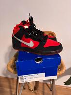 Nike SB dunk high pro sport red metallic platinum US5, Kleding | Heren, Schoenen, Overige kleuren, Nike, Nieuw, Ophalen of Verzenden