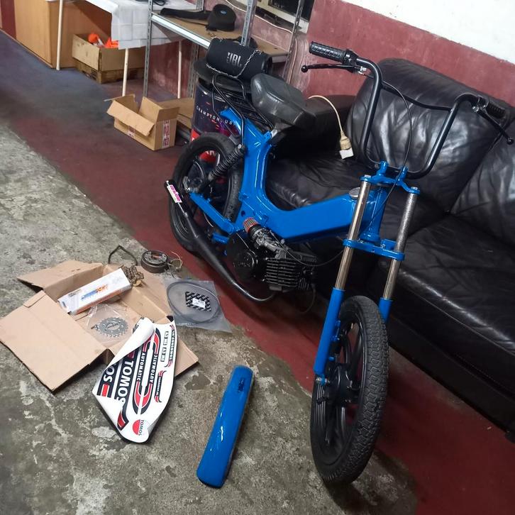 Tomos a35 opknapper. Loopt niet ( zonder kenteken), Fietsen en Brommers, Brommers | Tomos, Zo goed als nieuw, Standard, Ophalen