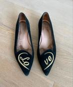 Zwarte suède ballerina's met 'Love', maat 39 (valt als 38.5), Zwart, Gedragen, Ballerina's, Ophalen of Verzenden