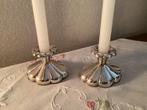 2 Oude Verzilverde Kandelaars. Elegant Klein Ovaal Model., Ophalen of Verzenden