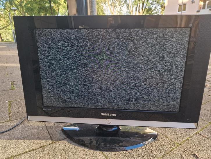 Samsung 68cm LCD TV, Audio, Tv en Foto, Televisies, Zo goed als nieuw, LCD, 60 tot 80 cm, HD Ready (720p), Samsung, 50 Hz, Ophalen of Verzenden