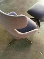 Artifort Kalm Fauteuil | Poef (NIEUWSTAAT), Huis en Inrichting, Fauteuils, Metaal, 75 tot 100 cm, Ophalen of Verzenden, Zo goed als nieuw