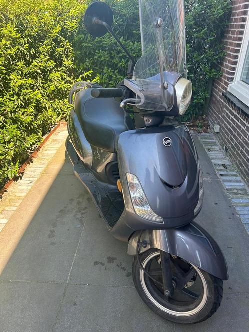 SYM Fiddle 2 grijs | 2019 | geel kenteken, Fietsen en Brommers, Scooters | SYM, Zo goed als nieuw, Fiddle, Ophalen