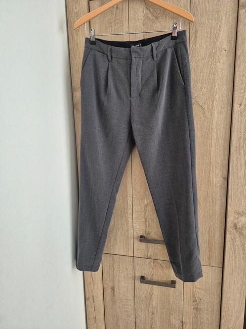 Pull & Bear pantalon M lichtgrijs, Kleding | Heren, Broeken en Pantalons, Zo goed als nieuw, Maat 48/50 (M), Grijs, Ophalen of Verzenden