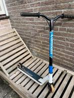 Stuntstep Dominator, Fietsen en Brommers, Steps, Ophalen of Verzenden, Zo goed als nieuw