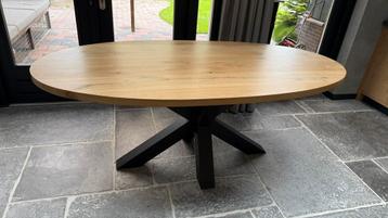 Eettafel beschikbaar voor biedingen