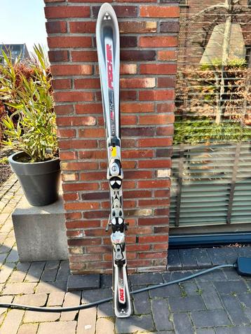 Ski ‘s beschikbaar voor biedingen