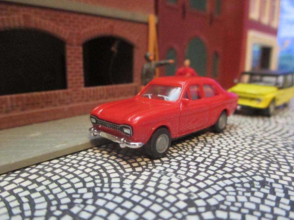 1967-1975 Ford Escort Mk.1 Herpa rood, Ophalen of Verzenden, Nieuw, Auto, Herpa