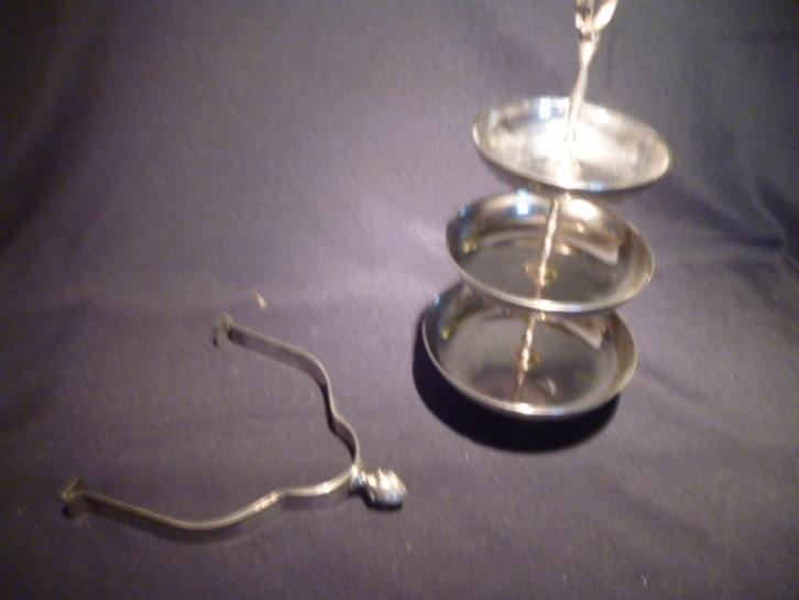 verzilverde bordenklem + kleine etagere, Huis en Inrichting, Woonaccessoires | Etagères, Nieuw, Ophalen of Verzenden