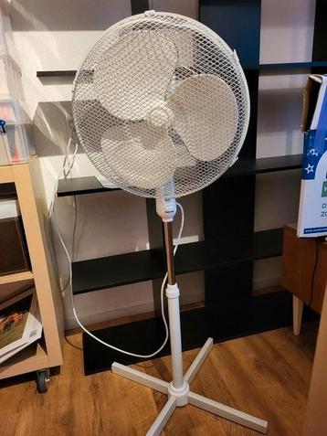 Statief ventilator beschikbaar voor biedingen