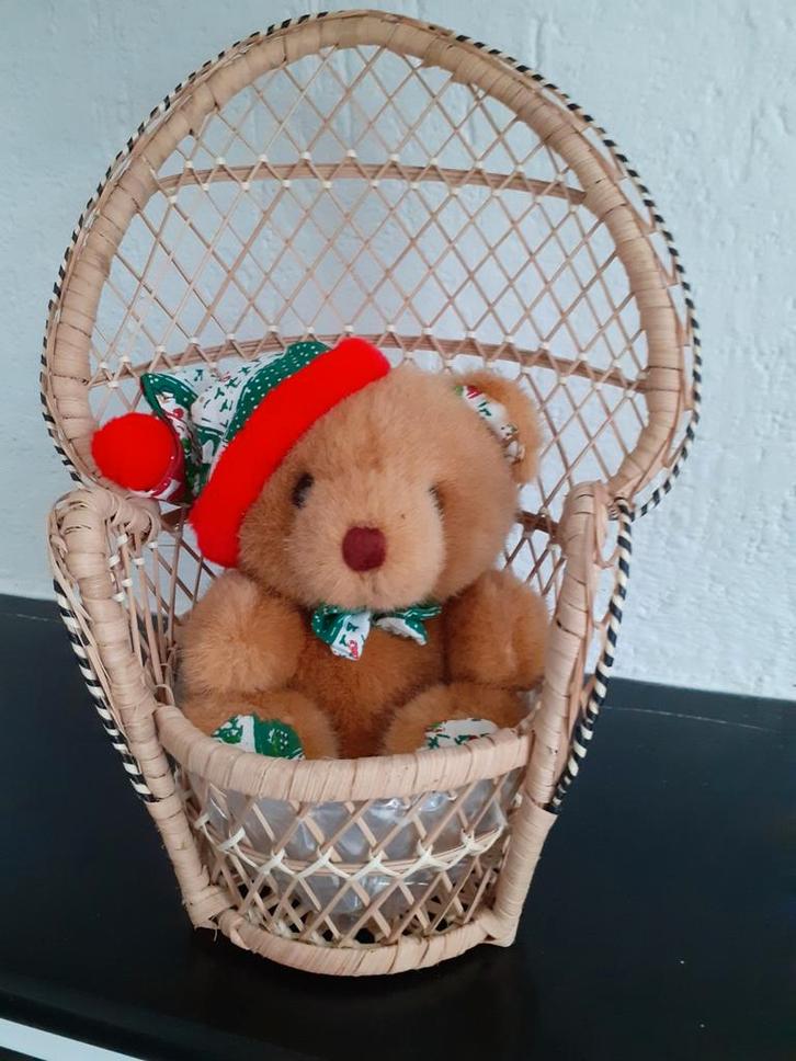 Beer in rieten mandje, Kinderen en Baby's, Speelgoed | Poppen, Zo goed als nieuw, Barbie, Ophalen of Verzenden