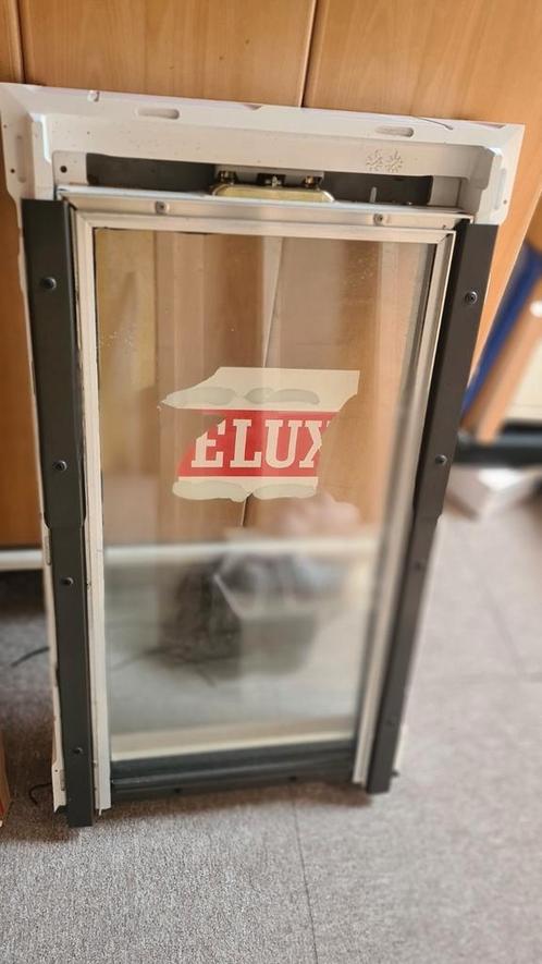 Velux GGU 104 55x98 'lees beschrijving', Doe-het-zelf en Verbouw, Glas en Ramen, Nieuw, Dakraam, Ophalen