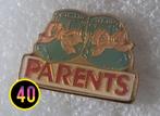 Vintage 'Parents' pin met Baby Schoentjes, Verzamelen, Verzenden, Gebruikt, Overige onderwerpen, Speldje of Pin