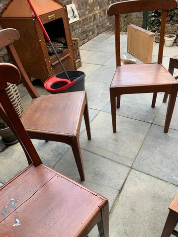 Set van 6 authentieke houten caféstoeltjes beschikbaar voor biedingen