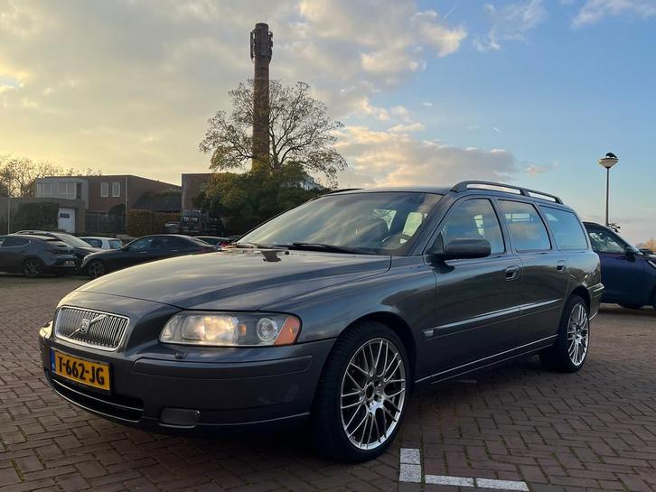 Volvo V70 2.0 T AUT YOUNGTIMER: SCHUIFDAK, CLIMA, TREKHAAK, Auto's, Volvo, Particulier, V70, ABS, Airbags, Airconditioning, Boordcomputer