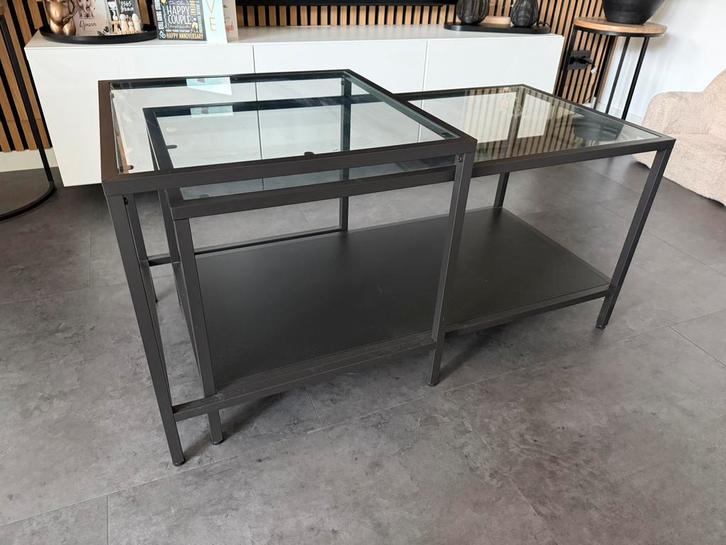 Salonafels / bijzettafels VITTSJÖ ikea zwart/glas, Huis en Inrichting, Tafels | Sidetables, Zo goed als nieuw, 25 tot 50 cm, 50 tot 100 cm