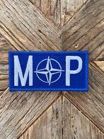 Embleem Nato Militaire politie Defensie marechaussee, Verzamelen, Militaria | Algemeen, Ophalen of Verzenden, Landmacht, Nederland