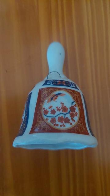 Oude Tafelbel, 7cm hoog beschikbaar voor biedingen