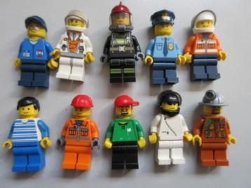 nr. 5705, 10 Lego poppetjes. Verzenden is mogelijk. beschikbaar voor biedingen