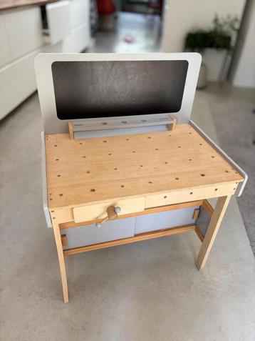 Kinder werktafel werkbank met toebehoren van Mamabrum  beschikbaar voor biedingen