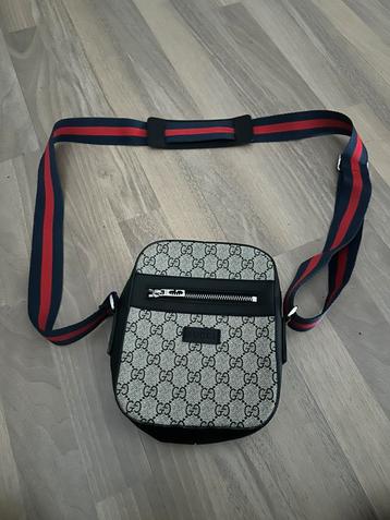 gucci tas beschikbaar voor biedingen