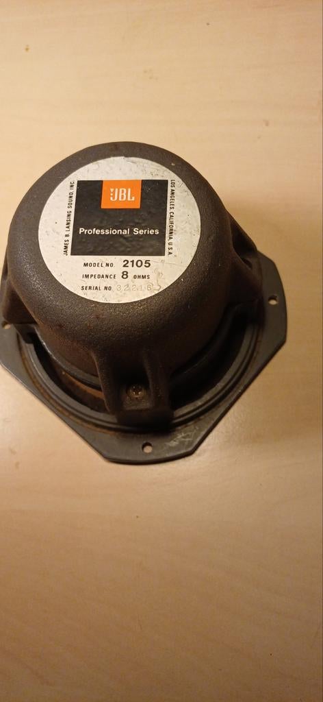Jbl 2105  helaas recone nodig, Ophalen of Verzenden
